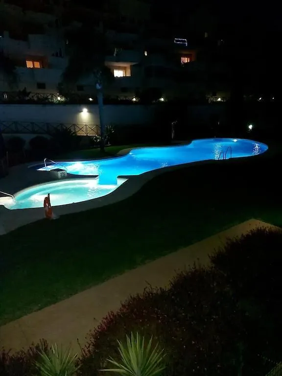 Duquesa Fairways, A Spacious Apartment With Fabulous Views And Facilities Манилва 0*,