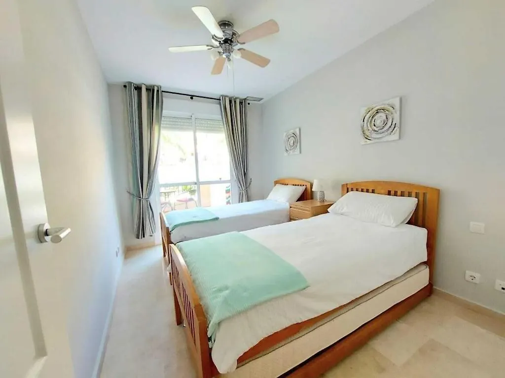 Duquesa Fairways, A Spacious Apartment With Fabulous Views And Facilities Манилва Испания