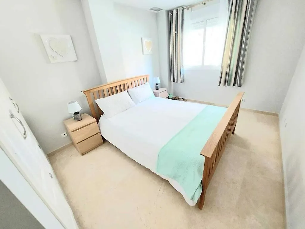 Duquesa Fairways, A Spacious Apartment With Fabulous Views And Facilities Манилва