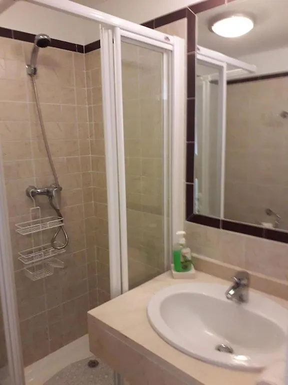 Duquesa Fairways, A Spacious Apartment With Fabulous Views And Facilities Манилва